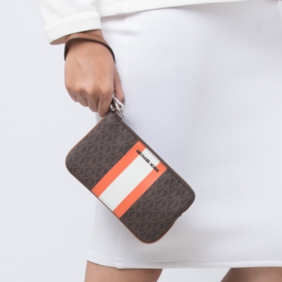 Michael Kors Jet Set LG Stripe Wristlet - Picture 5 of 5